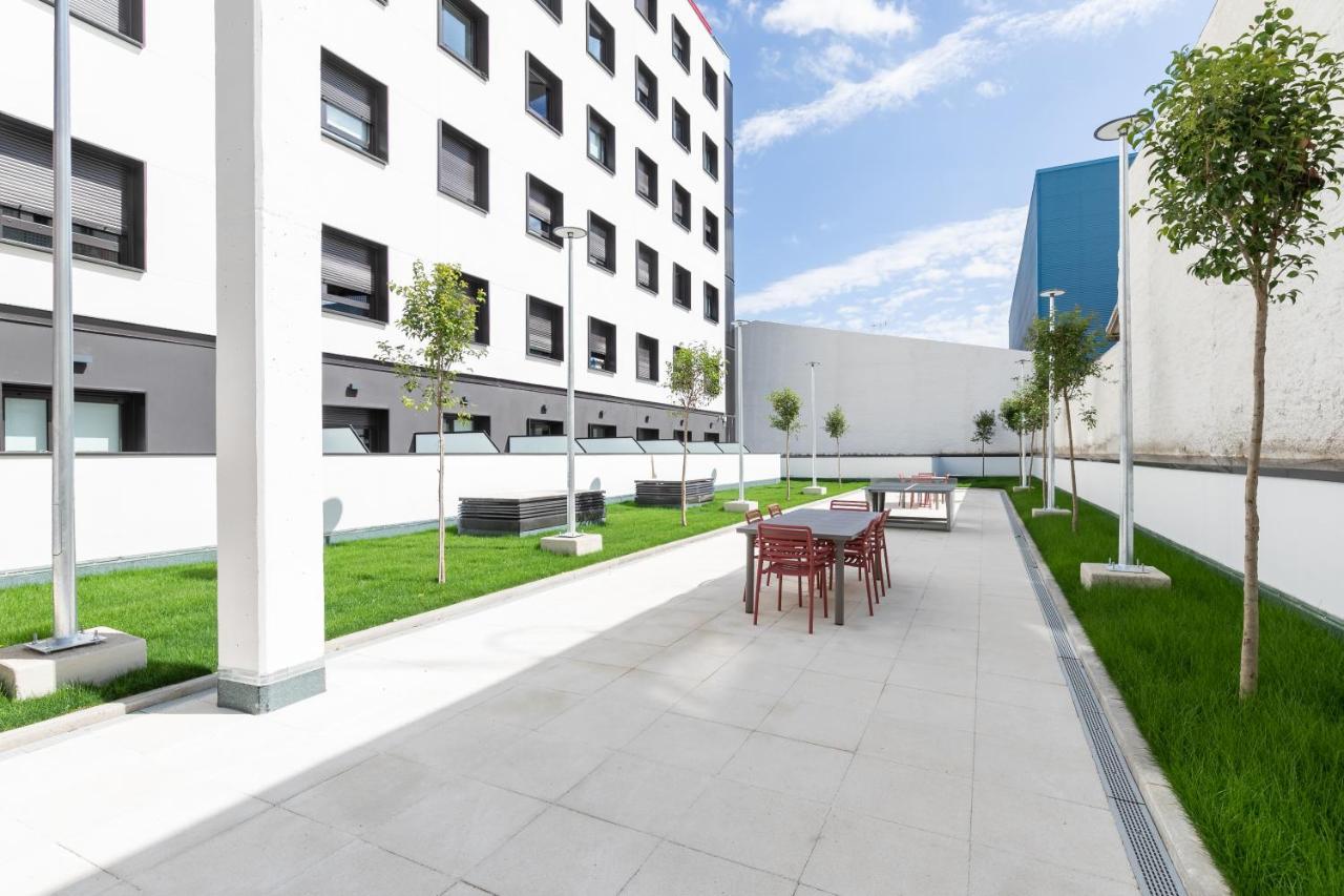 Micampus Xaudaro Student Residence Madrid Exterior photo