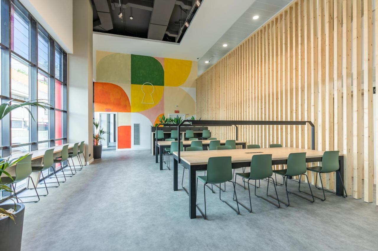 Micampus Xaudaro Student Residence Madrid Exterior photo